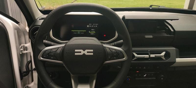 Gebraucht Dacia Spring Essentiel 33 kW (45 PS) 2025 Weiß Kleinwagen