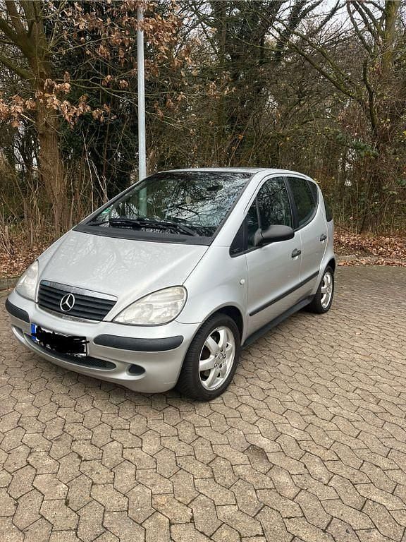 Grau Gebraucht 2001 Mercedes A170 Classic Van / Kleinbus | 1.300 € (Fairer Preis) - Bild 1/4