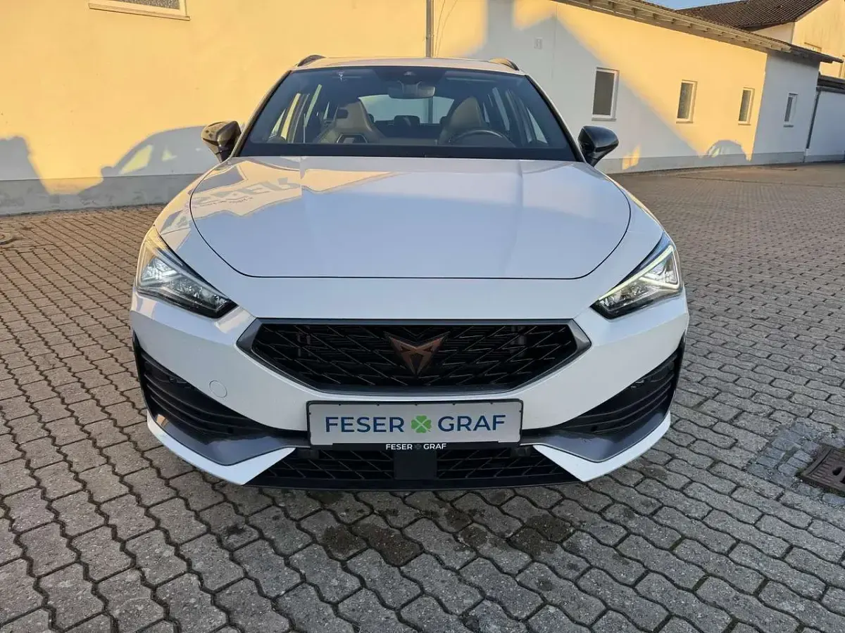 Gebraucht Cupra Leon 245 PS (180 kW) 2022 Weiß Kombi