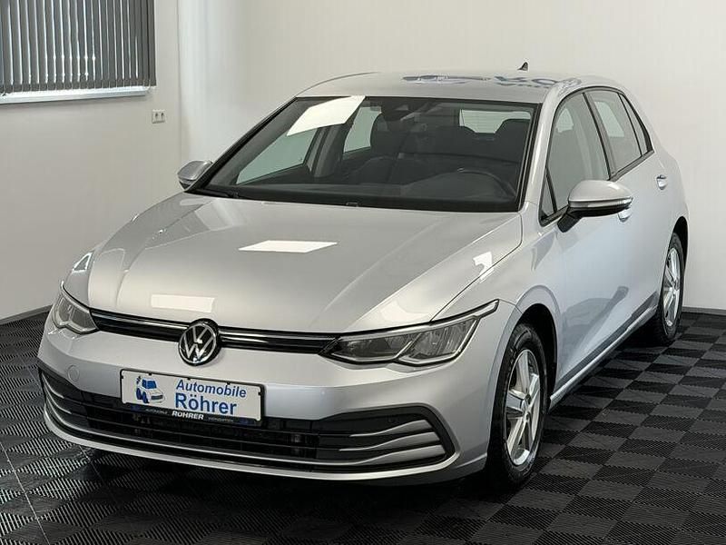Gebraucht VW Golf VIII Life 150 PS (110 kW) 2022 Silber Limousine