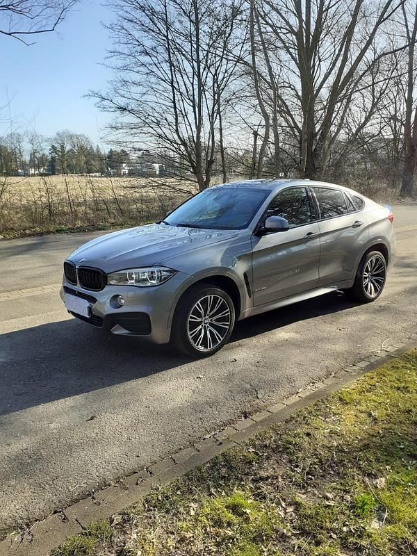 Grau Gebraucht 2019 BMW X6 M Sport SUV | 28.900 € - Bild 1/4