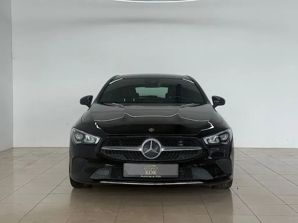 Gebraucht Mercedes CLA200 Shooting Brake 163 PS (119 kW) 2019 Schwarz Kombi