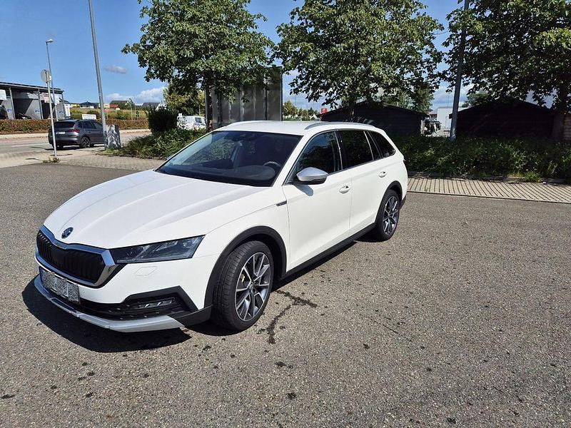 Weiß Gebraucht 2020 Skoda Octavia Scout Kombi | 29.500 € (Fairer Preis) - Bild 1/4