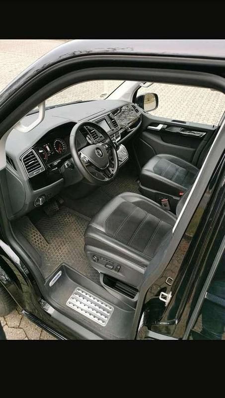 Gebraucht VW Multivan Highline 199 PS (146 kW) 2018 Schwarz Van