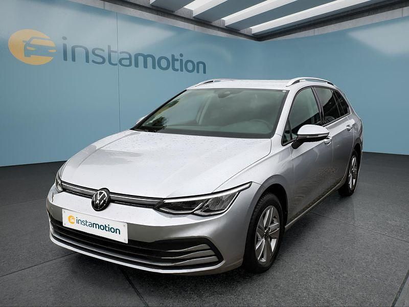 Silber Gebraucht 2023 VW Golf VIII Kombi | 21.399 € (Guter Preis) - Bild 1/4