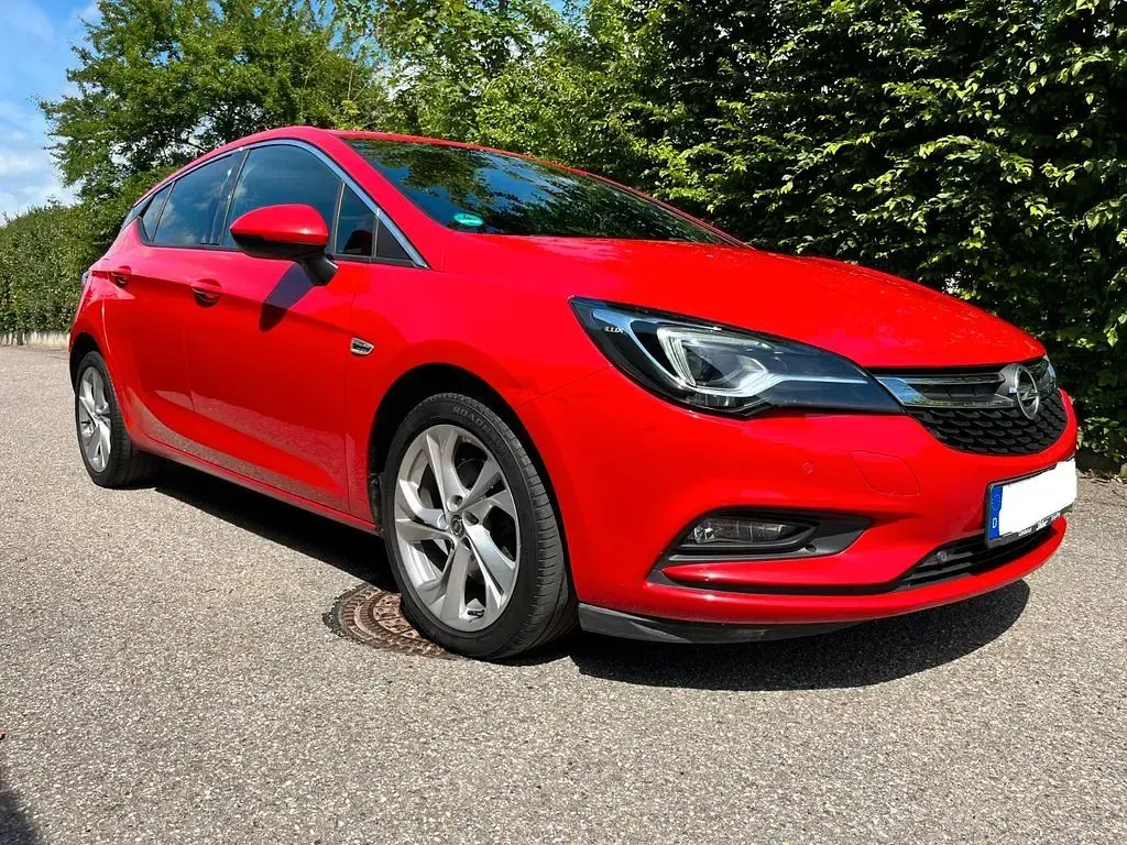 Gebraucht Opel Astra Dynamic 110 PS (80 kW) 2016 Rot Limousine
