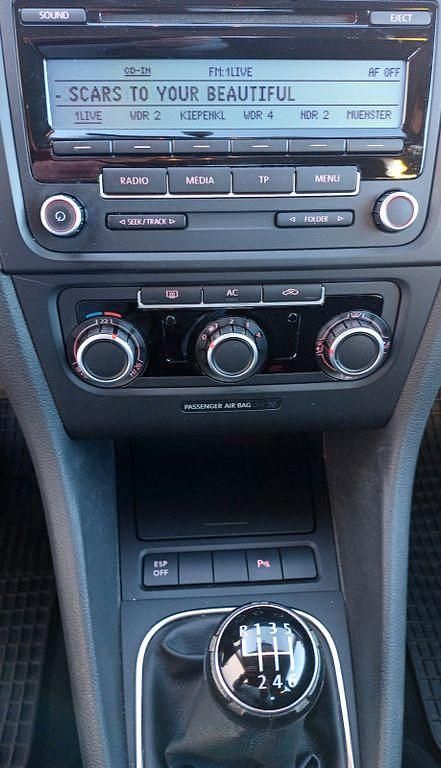 Gebraucht VW Golf VI 105 PS (77 kW) 2010 Grau Kleinwagen