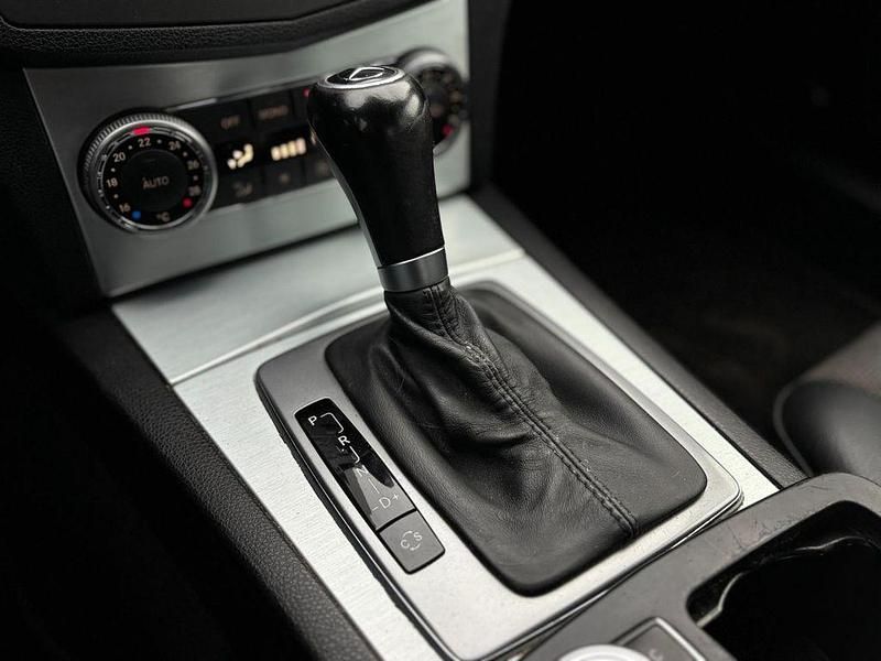 Gebraucht Mercedes C200 Avantgarde 136 PS (100 kW) 2009 Schwarz Limousine