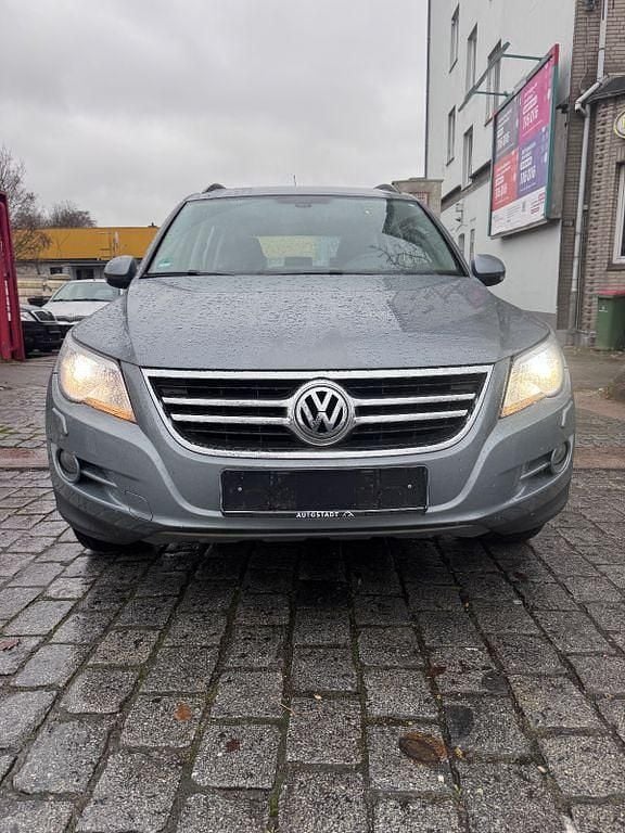 Grau Gebraucht 2008 VW Tiguan Track & Field SUV | 3.490 € (Superpreis) - Bild 1/4