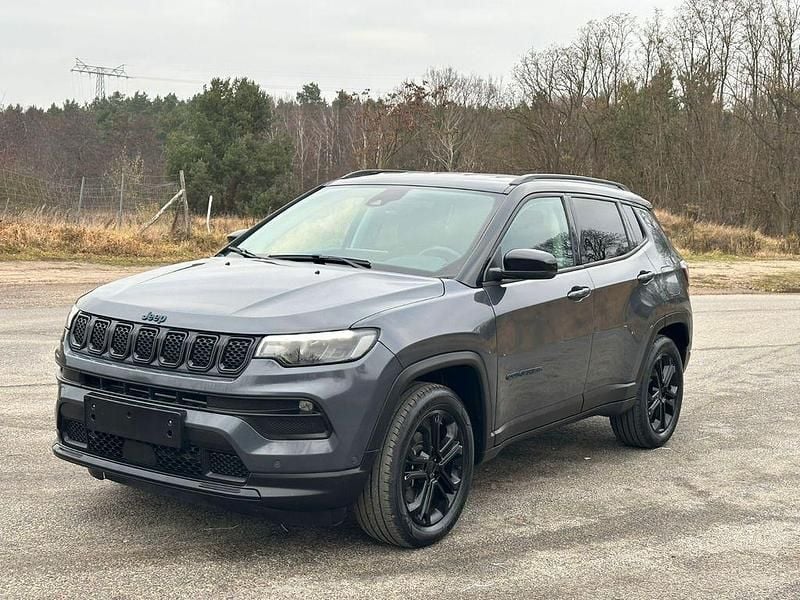 Grau Gebraucht 2022 Jeep Compass Limited SUV | 14.500 € (Superpreis) - Bild 1/4