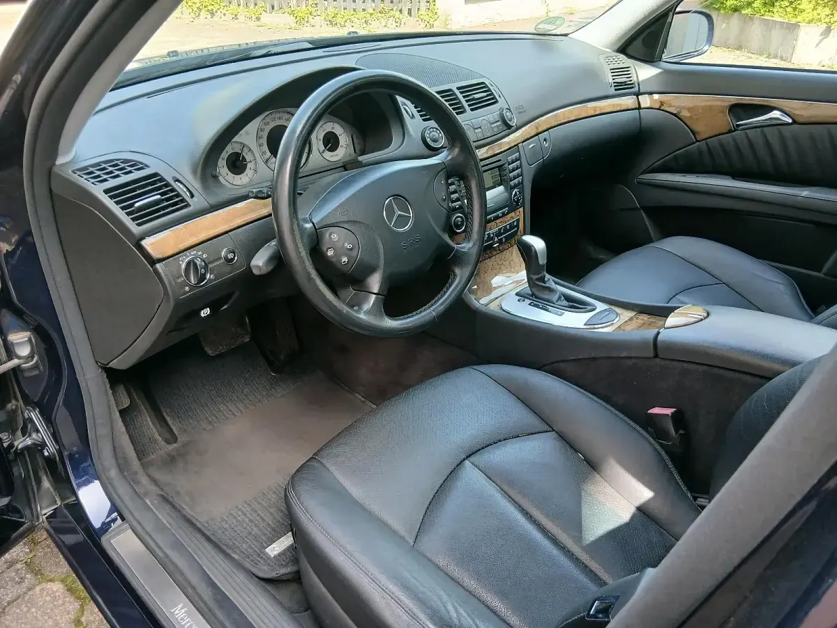Gebraucht Mercedes E280 190 PS (139 kW) 2005 Blau Limousine