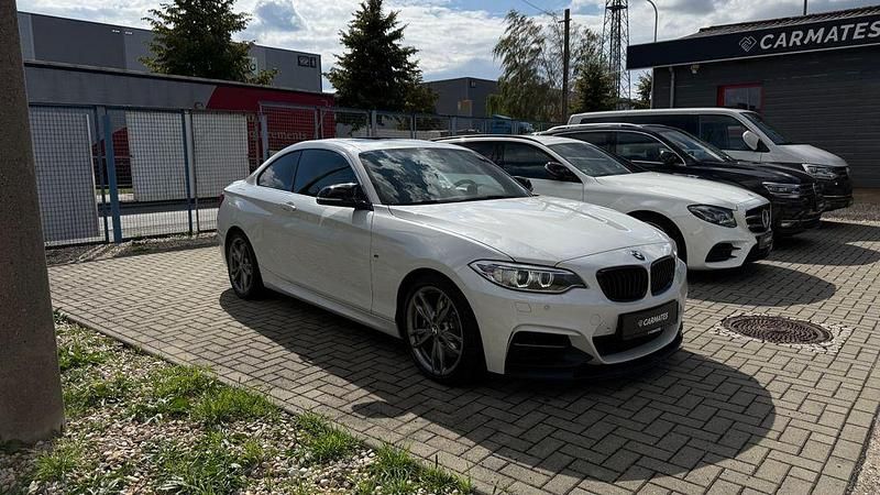 Weiß Gebraucht 2016 BMW M235 M Performance Coupé | 30.990 € (Fairer Preis) - Bild 1/4