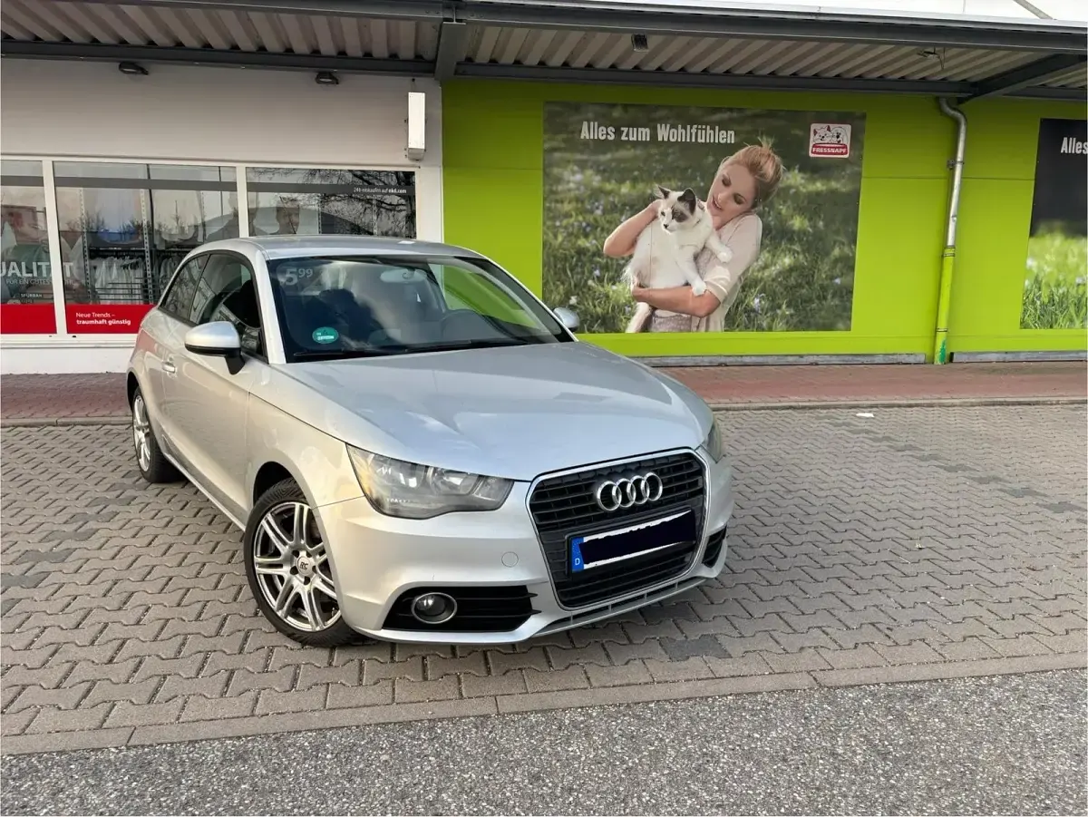 Second-hand Audi A1 105 CP (77 kW) 2012 Gri Hatchback