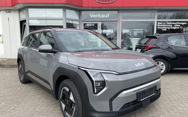 Grau Neu 2025 Kia EV3 4 SUV | 42.990 € (Etwas zu teuer) - Bild 1/4