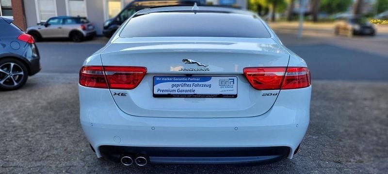 Gebraucht Jaguar XE 179 PS (131 kW) 2016 Weiß Limousine