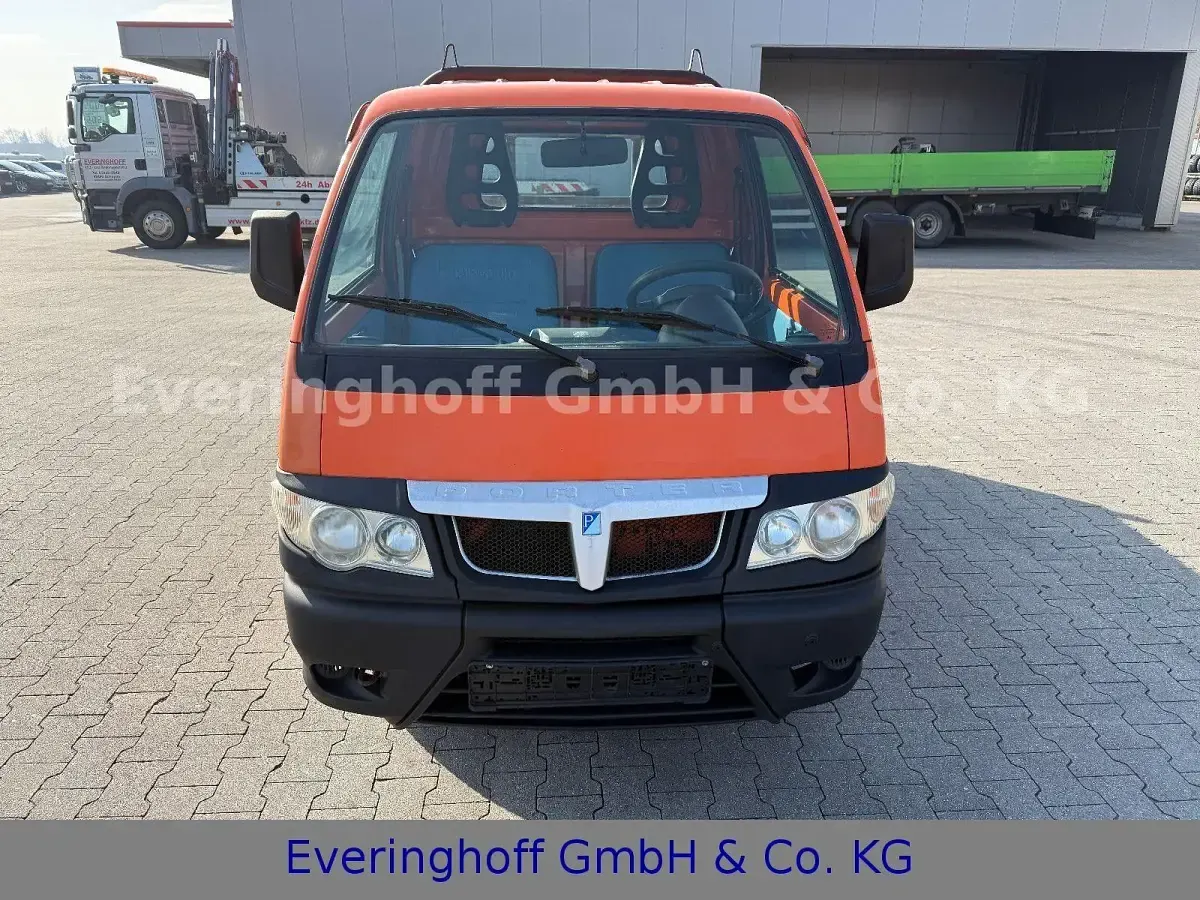 Second-hand Piaggio Porter 71 CP (52 kW) 2012 Portocaliu SUV