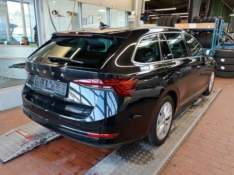 Gebraucht Skoda Octavia Style 150 PS (110 kW) 2022 Cerna magic/black magic Kombi