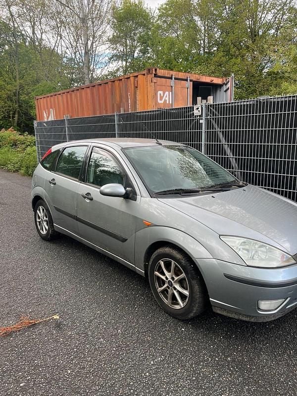 Usata Ford Focus 100 CV (73 kW) 2004 Argento Berlina