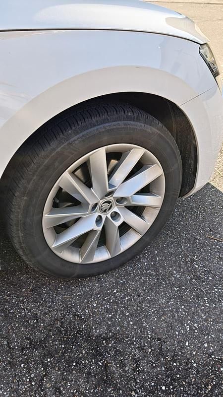 Gebraucht Skoda Superb 218 PS (160 kW) 2020 Weiß Kombi