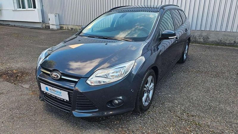 Grau Gebraucht 2014 Ford Focus SYNC Edition Kombi | 10.990 € (Teuer) - Bild 1/4