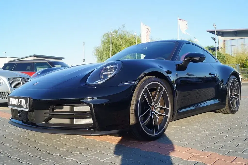 Gebraucht Porsche 992 394 PS (289 kW) 2025 Schwarz Coupé