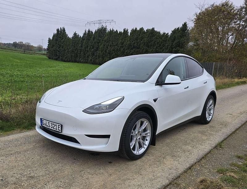 Gebraucht 2023 Tesla Model Y RWD SUV | 29.900 € (Guter Preis) - Bild 1/4
