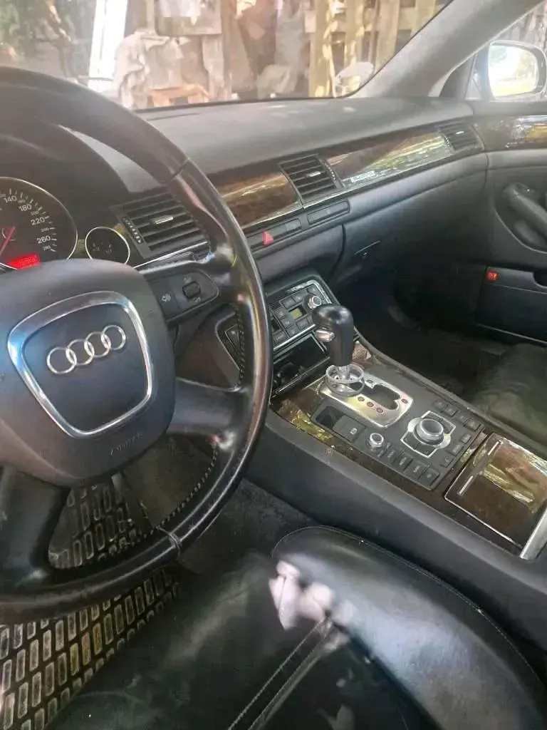 Gebraucht Audi A8 324 PS (238 kW) 2005 Blau Limousine