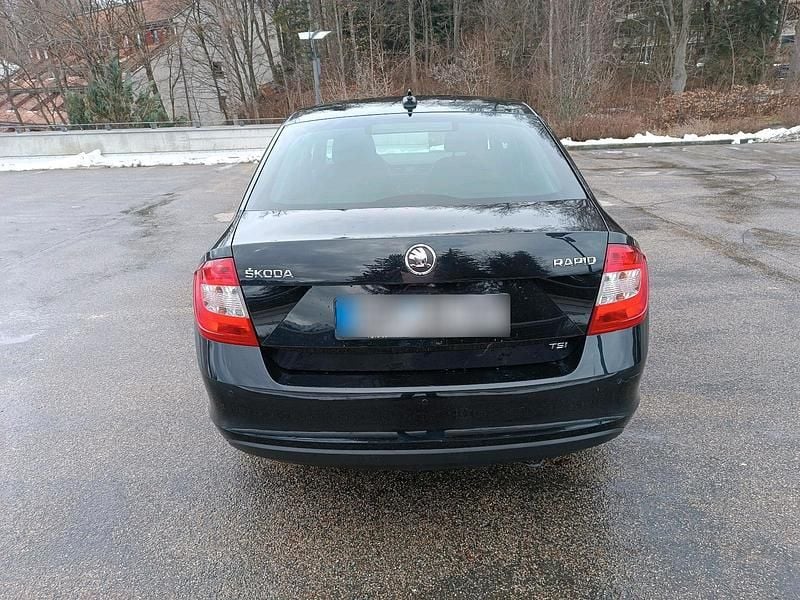 Gebraucht Skoda Rapid 105 PS (77 kW) 2013 Schwarz Kleinwagen