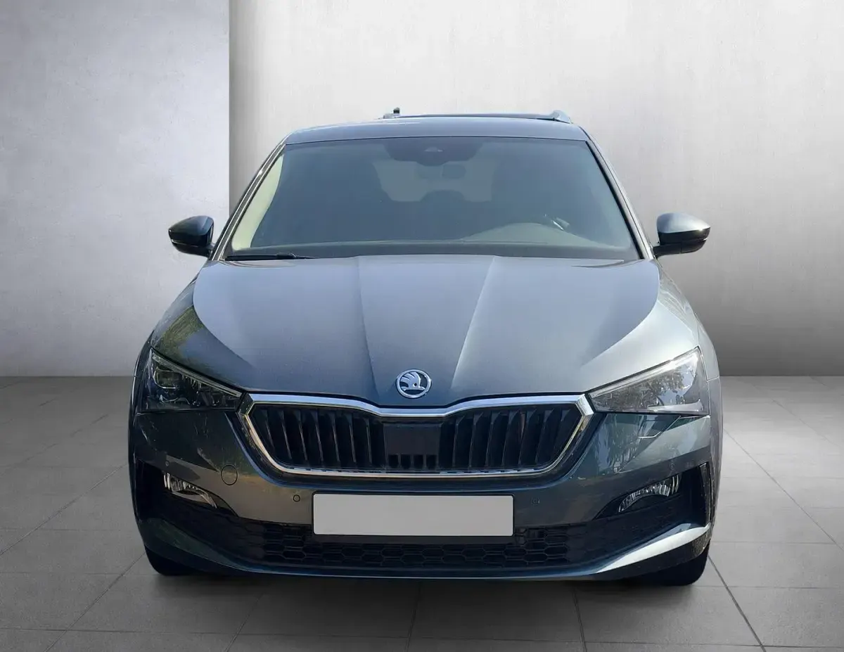 Gebraucht Skoda Scala Ambition 150 PS (110 kW) 2021 Grau Kleinwagen
