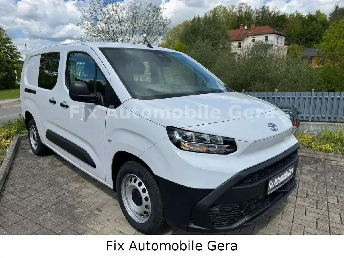 Neu Toyota Proace 102 PS (75 kW) 2025 Icy white Van / Kleinbus