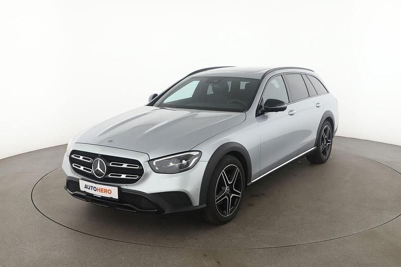 Silber Gebraucht 2020 Mercedes E200 Avantgarde Kombi | 35.750 € (Teuer) - Bild 1/3