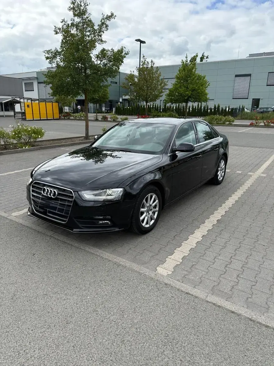 Gebraucht Audi A4 120 PS (88 kW) 2013 Schwarz Limousine