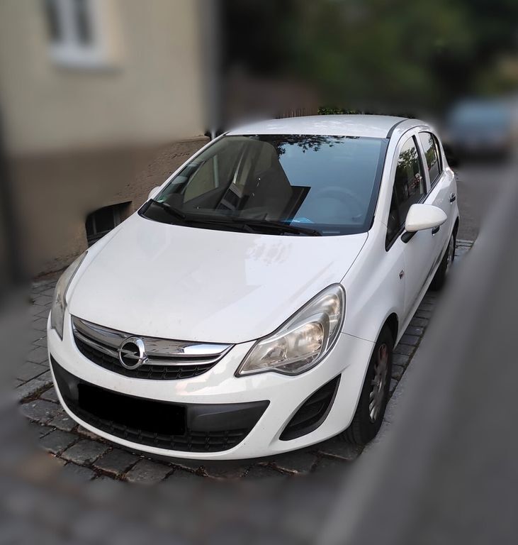 Weiß Gebraucht 2011 Opel Corsa Selection Limousine | 2.100 € (Superpreis) - Bild 1/4