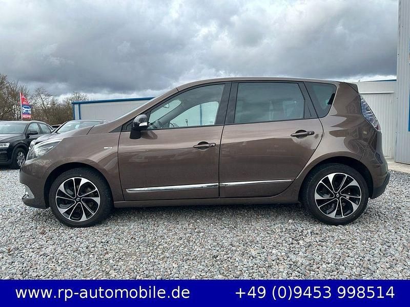 Gebraucht Renault Scénic III Bose Edition 131 PS (96 kW) 2016 Mokkabraun Van / Kleinbus