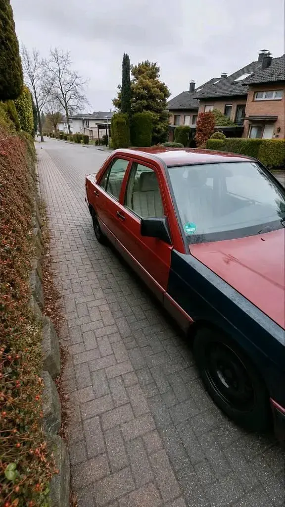Gebraucht Mercedes 190 100 PS (73 kW) 1991 Rot Limousine