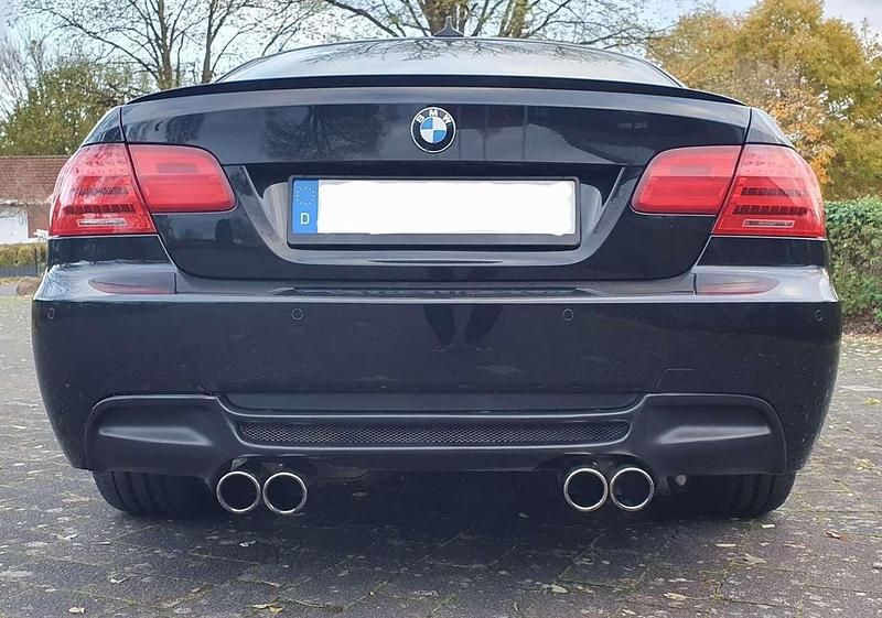 Gebraucht BMW 320 M Sport 170 PS (125 kW) 2012 Schwarz Coupé