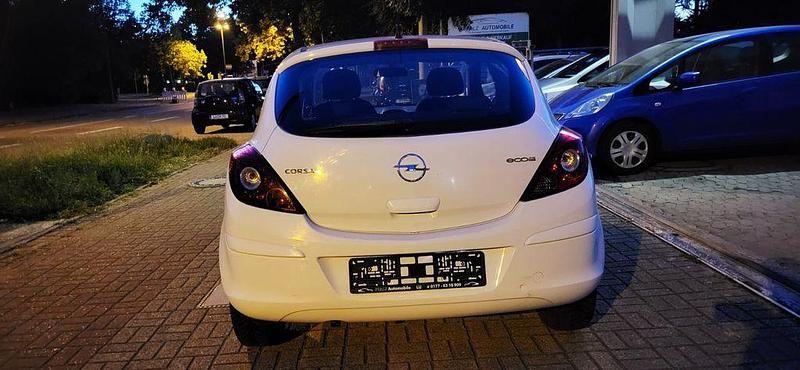 Gebraucht Opel Corsa 69 PS (50 kW) 2010 Weiß Kleinwagen
