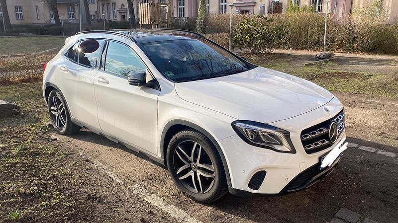 Weiß Gebraucht 2019 Mercedes 220 Kombi | 26.000 € (Fairer Preis) - Bild 1/4
