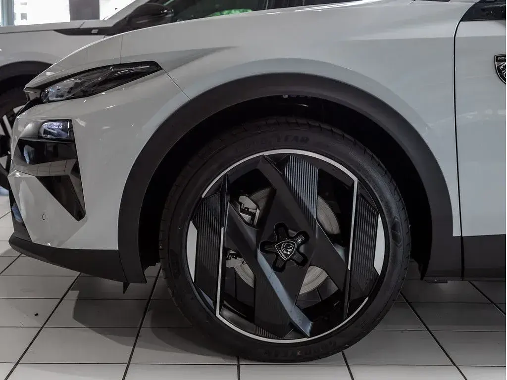 Neu Peugeot 408 GT 2026 Weiss / SUV