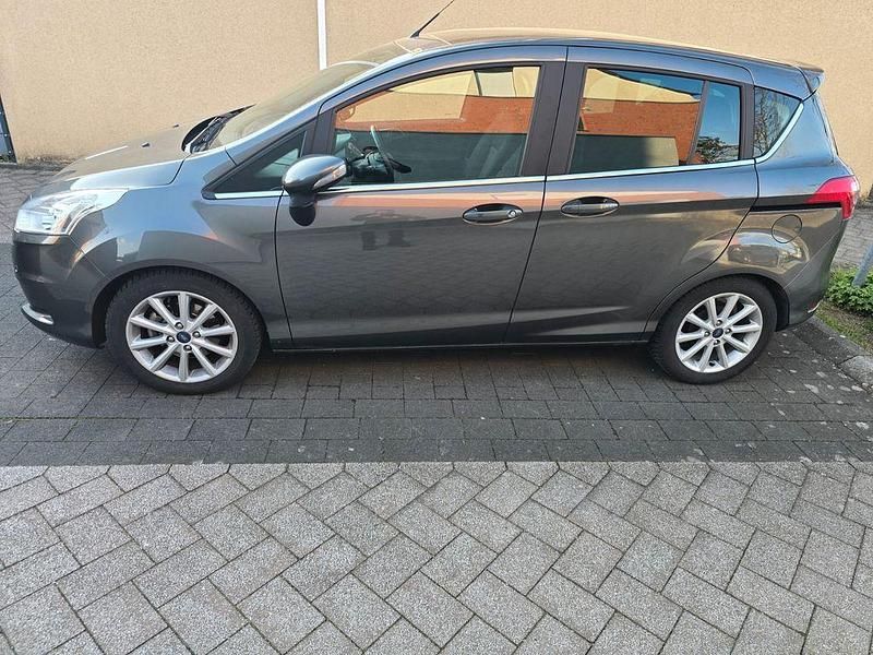 Gebraucht Ford B-MAX Titanium 125 PS (91 kW) 2017 Grau Van / Kleinbus