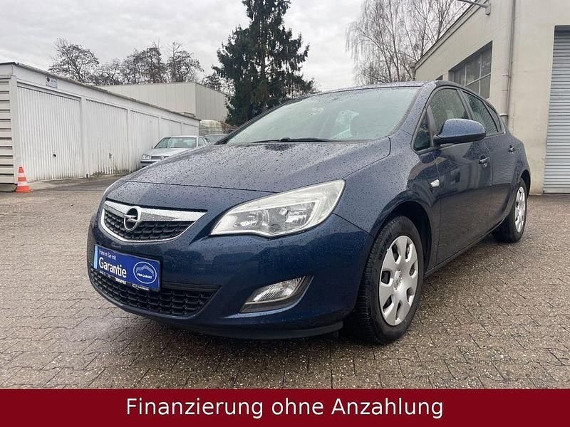 Blau Gebraucht 2011 Opel Astra Edition Limousine | 2.999 € (Etwas zu teuer) - Bild 1/4