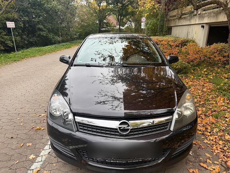Schwarz Gebraucht 2009 Opel Astra GTC Coupé | 2.400 € (Fairer Preis) - Bild 1/4