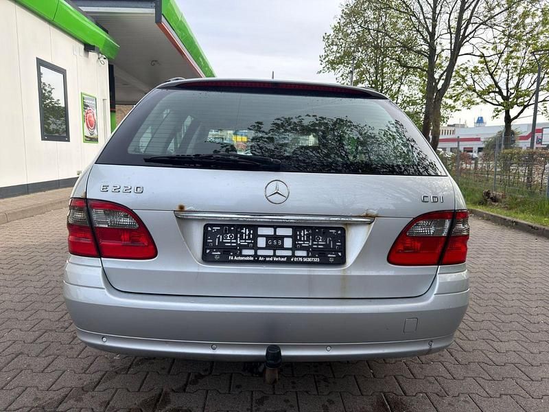 Gebraucht Mercedes E220 170 PS (125 kW) 2008 Grau Kombi