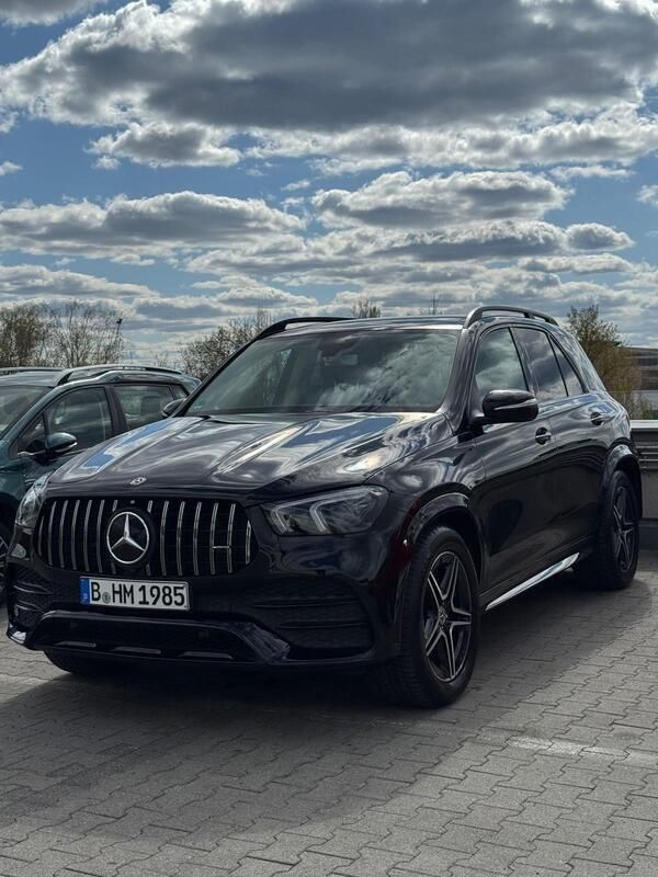 Schwarz Gebraucht 2019 Mercedes GLE300 AMG SUV | 47.999 € (Fairer Preis) - Bild 1/4