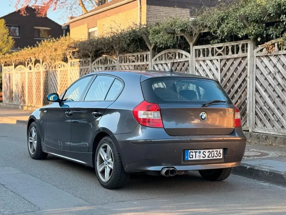 Gebraucht BMW 120 150 PS (110 kW) 2007 Silber Kleinwagen