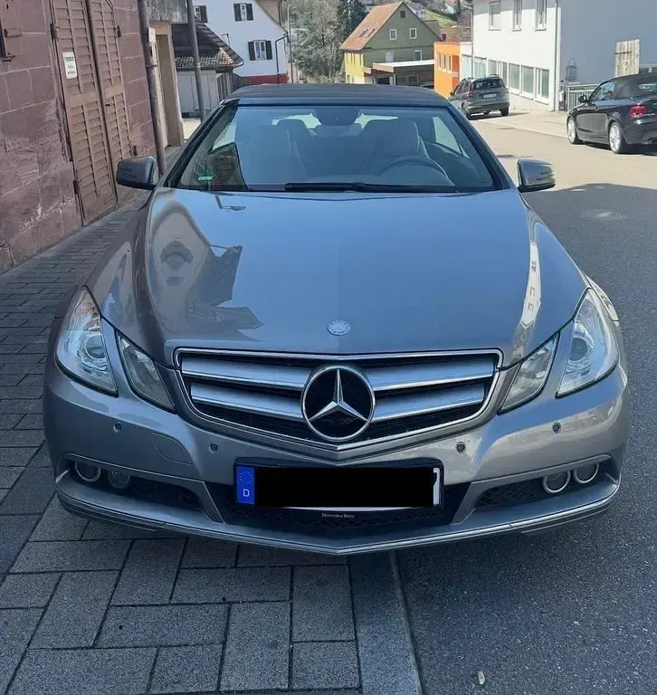 Gebraucht Mercedes E250 204 PS (150 kW) 2011 Silber Cabrio