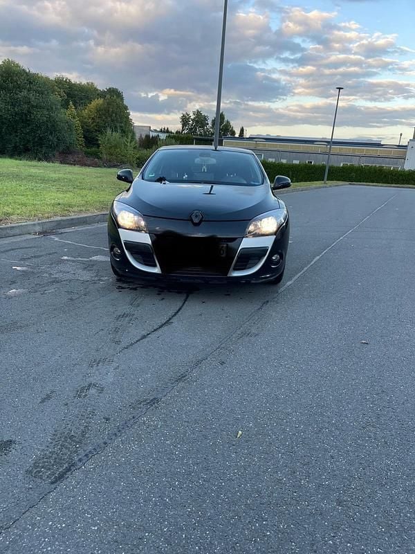 Schwarz Gebraucht 2011 Renault Mégane Coupé Coupé | 4.700 € (Etwas zu teuer) - Bild 1/4