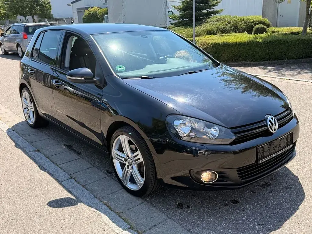 Gebraucht VW Golf VII Match 105 PS (77 kW) 2012 Schwarz Limousine