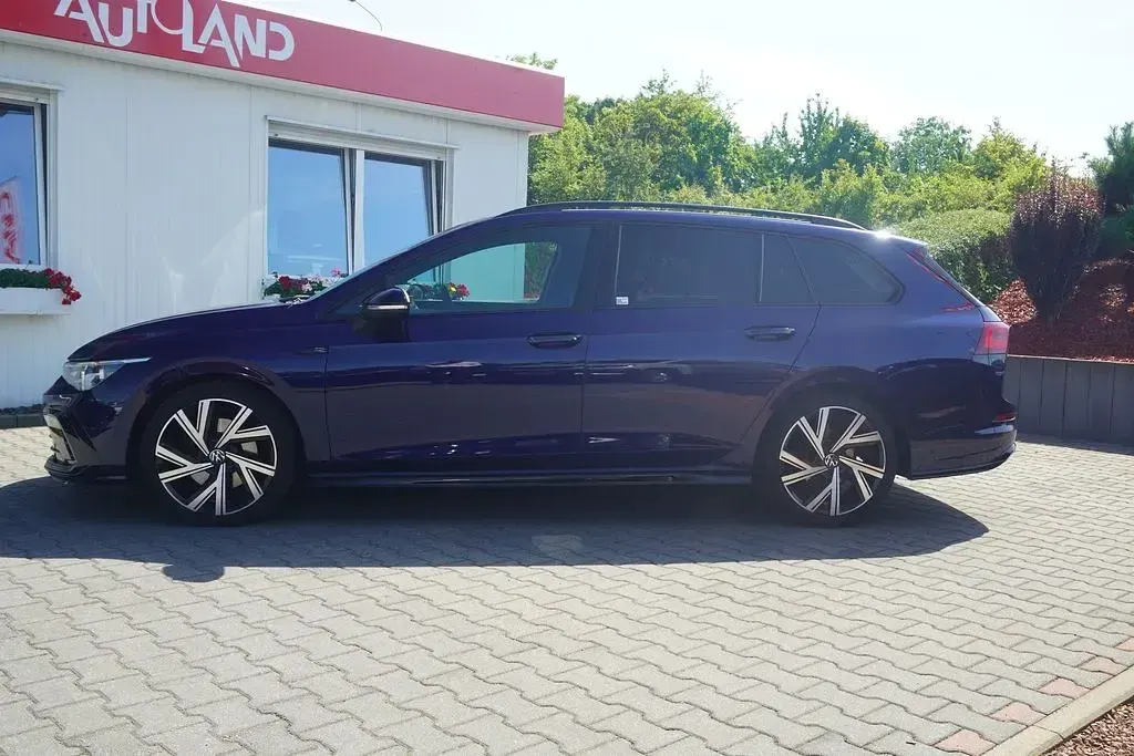 Gebraucht VW Golf VIII R-line 150 PS (110 kW) 2021 Blau Kombi