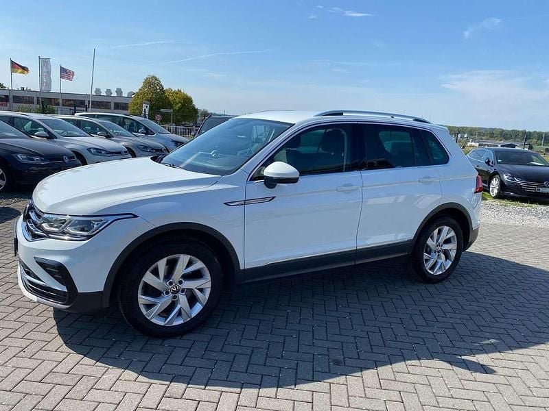 Pure white Gebraucht 2022 VW Tiguan Elegance SUV | 25.000 € (Guter Preis) - Bild 1/4